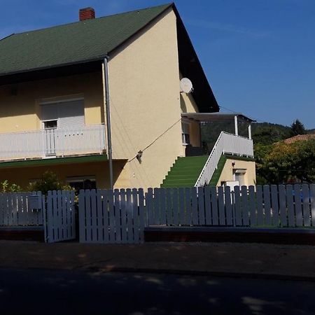 Ildi Apartman Дьєнешдіаш Екстер'єр фото