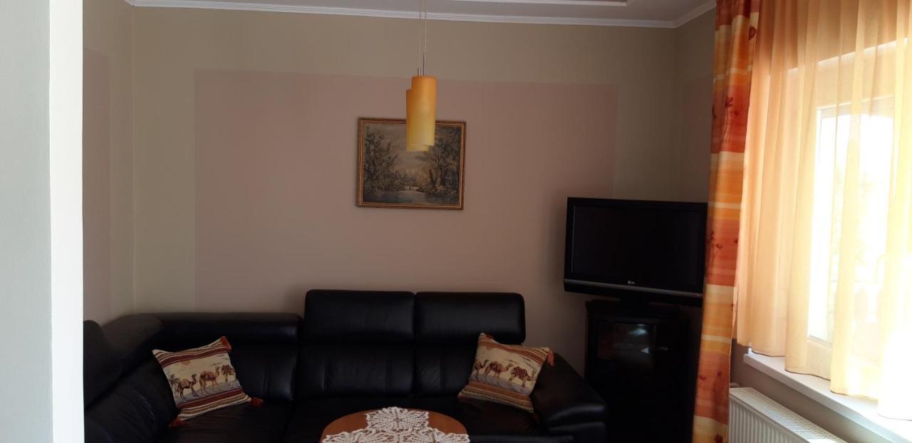 Ildi Apartman Дьєнешдіаш Екстер'єр фото