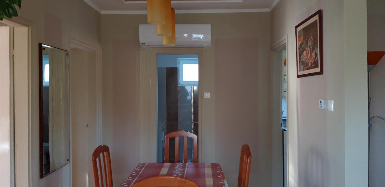 Ildi Apartman Дьєнешдіаш Екстер'єр фото