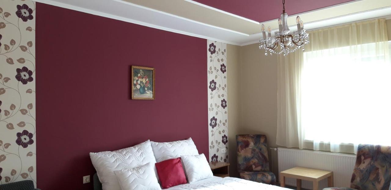 Ildi Apartman Дьєнешдіаш Екстер'єр фото